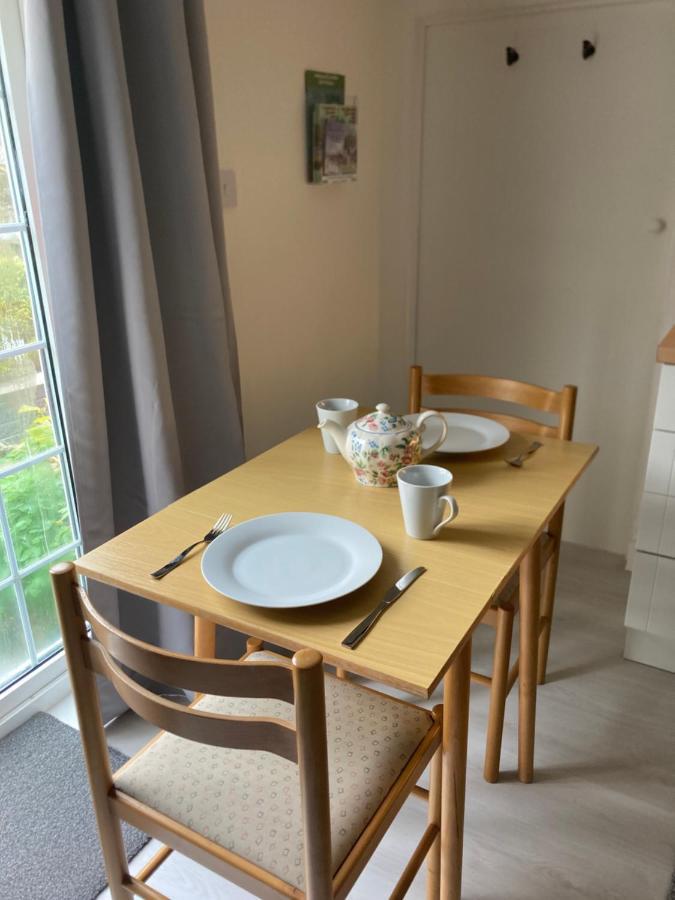 Bryntirion Farmhouse Apartment With Hot Tub Llanfair Caereinion Buitenkant foto